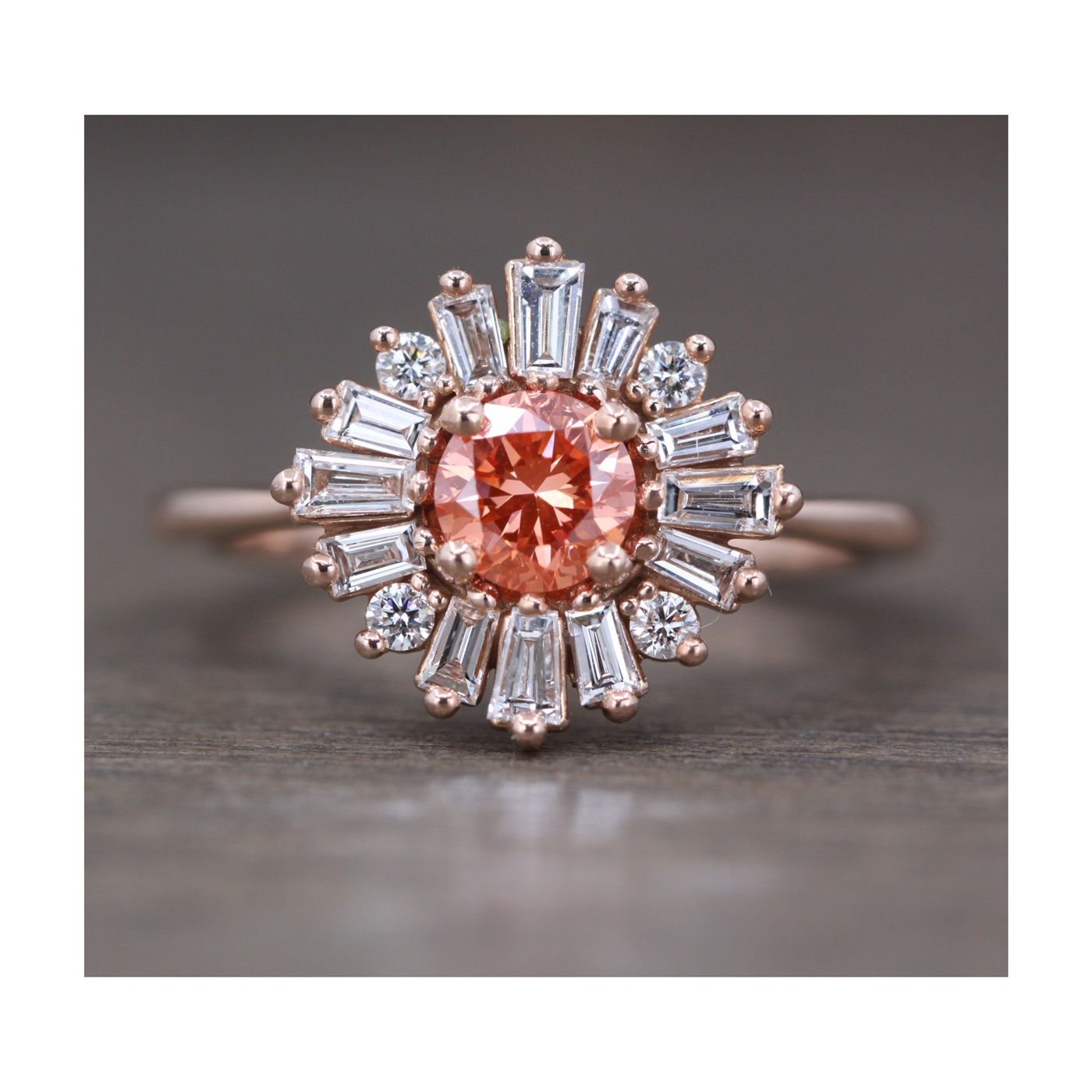 Sjældent George Eliot ulovlig Gorgeous Rose Gold, Pink Diamond and Baguette Diamond Ballerina Ring